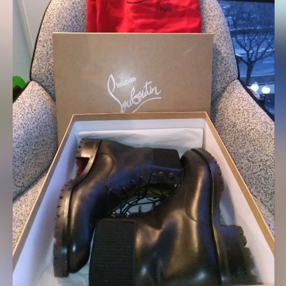 Mens Louis Vuitton Paris Trapman Flat Black Calf Boots in Black